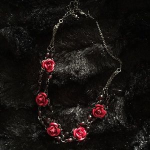 Choker rose necklace